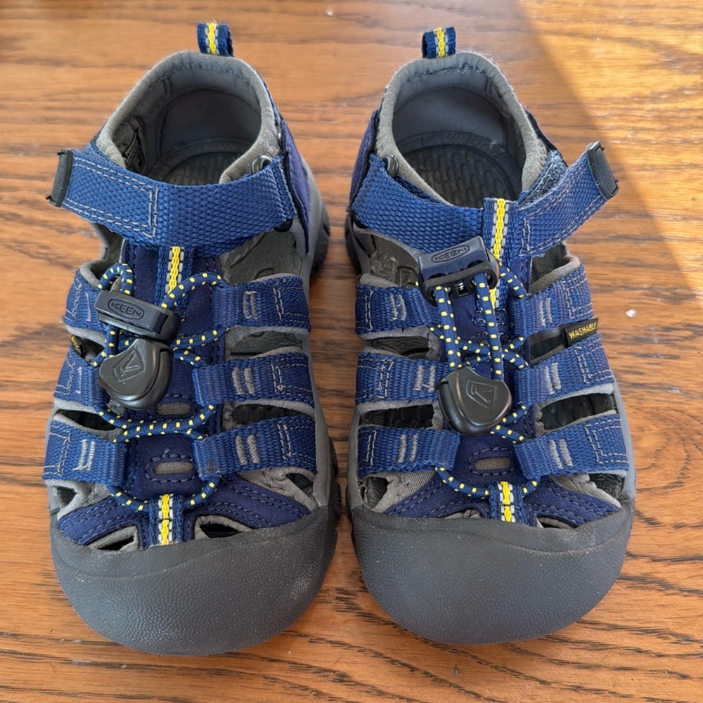 Keen Newport H2 hybrid hiking/water sandal